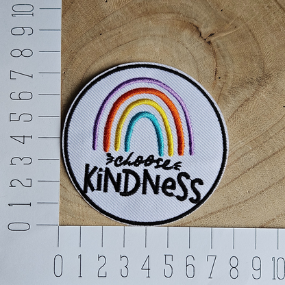 Strijk embleem  -  Iron on Patch -  Choose kindness - Regenboog