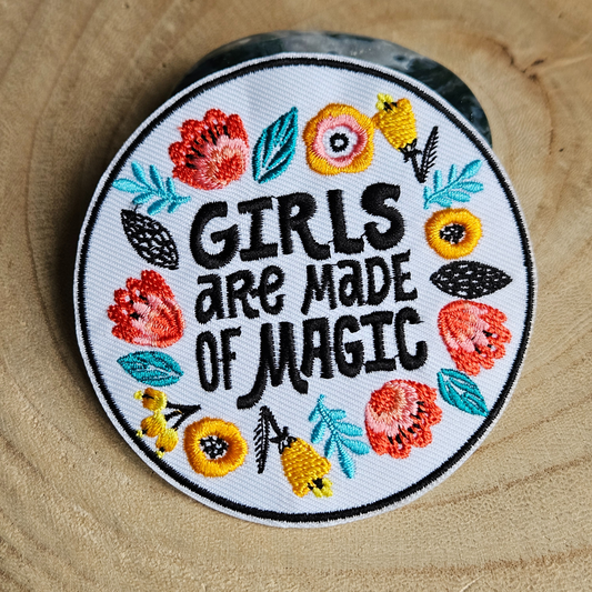 Strijk embleem  -  Iron on Patch - Girls are made of magic - Bloemen