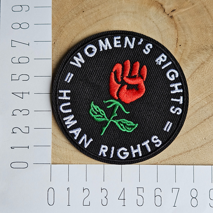 Strijk embleem  -  Iron on Patch - Vuist - Women's rights = Human rights