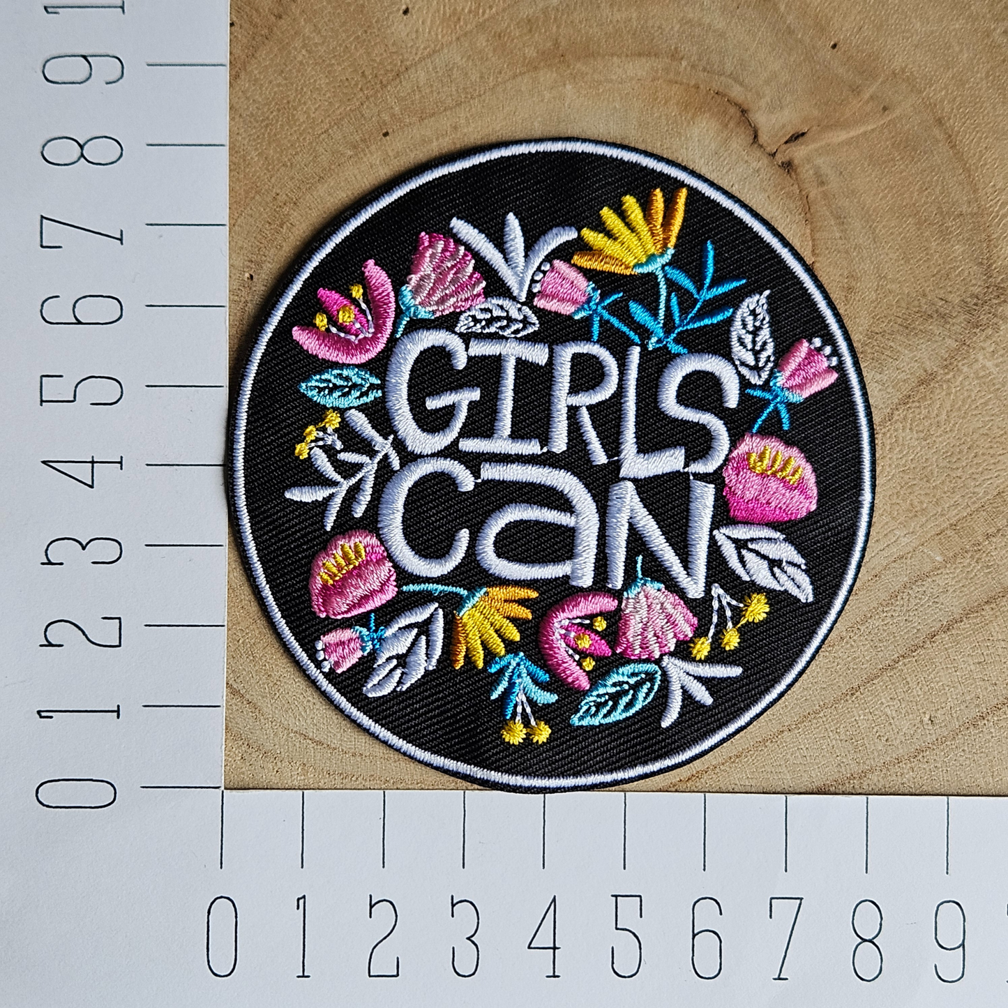 Strijk embleem  -  Iron on Patch - Girls can - Bloemen