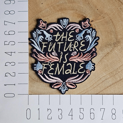 Strijk embleem  -  Iron on Patch - The future is female