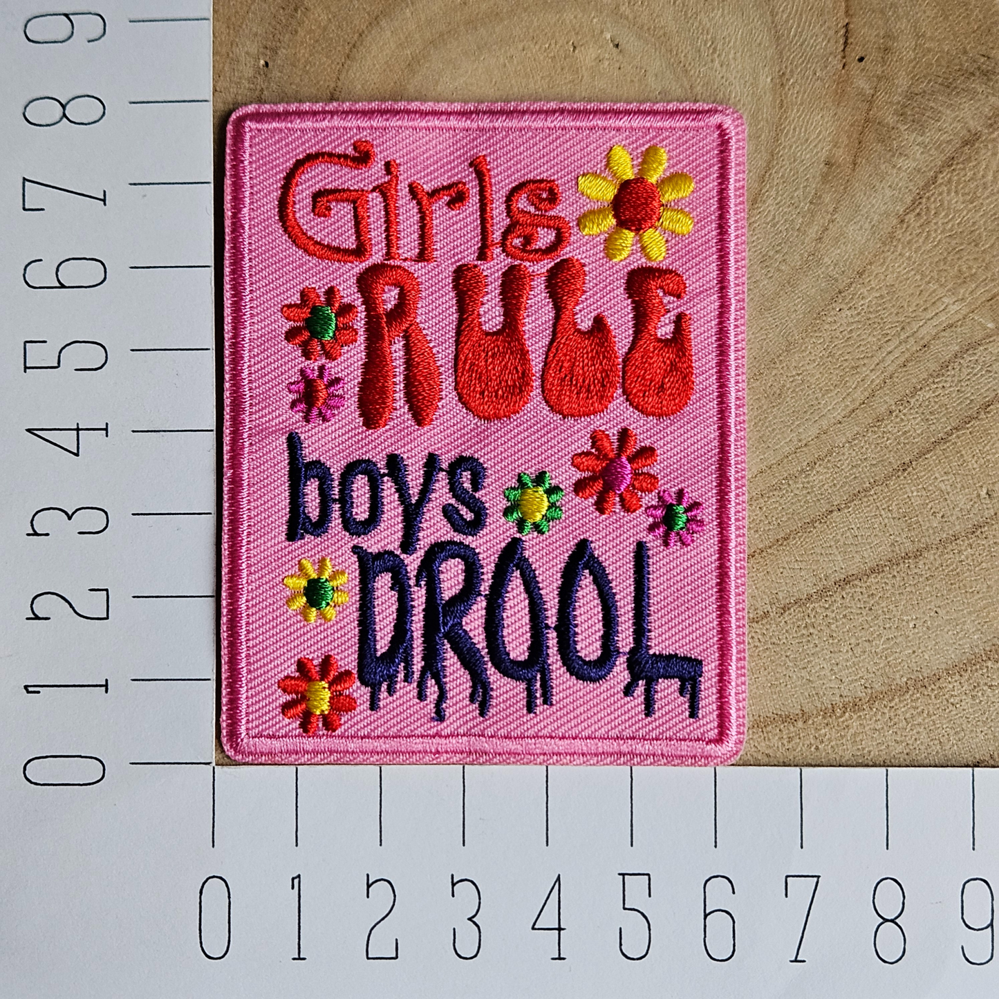 Strijk embleem  -  Iron on Patch - Girls rule, boys drool