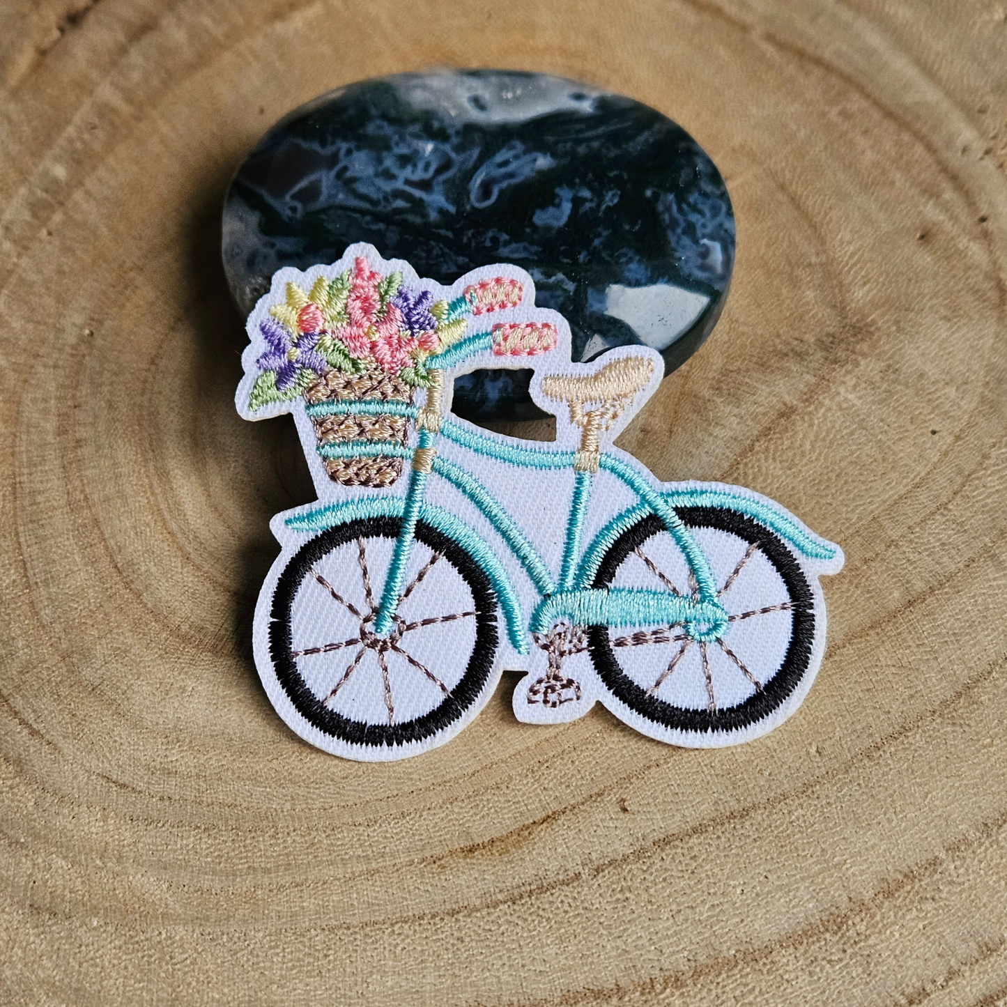 Strijk embleem  -  Iron on Patch - Fiets met bloemen mandje