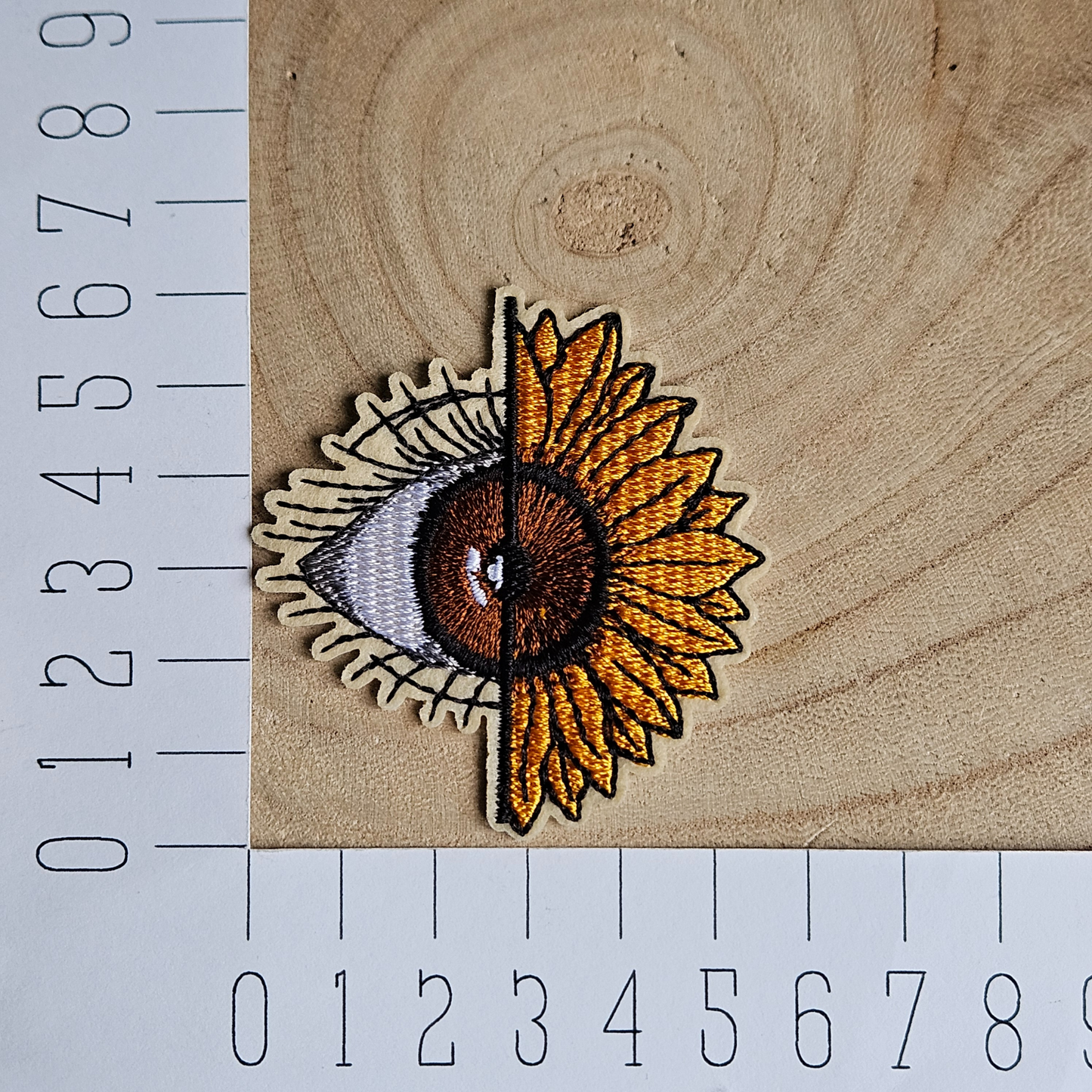 Strijk embleem  -  Iron on Patch - Zonnebloem oog
