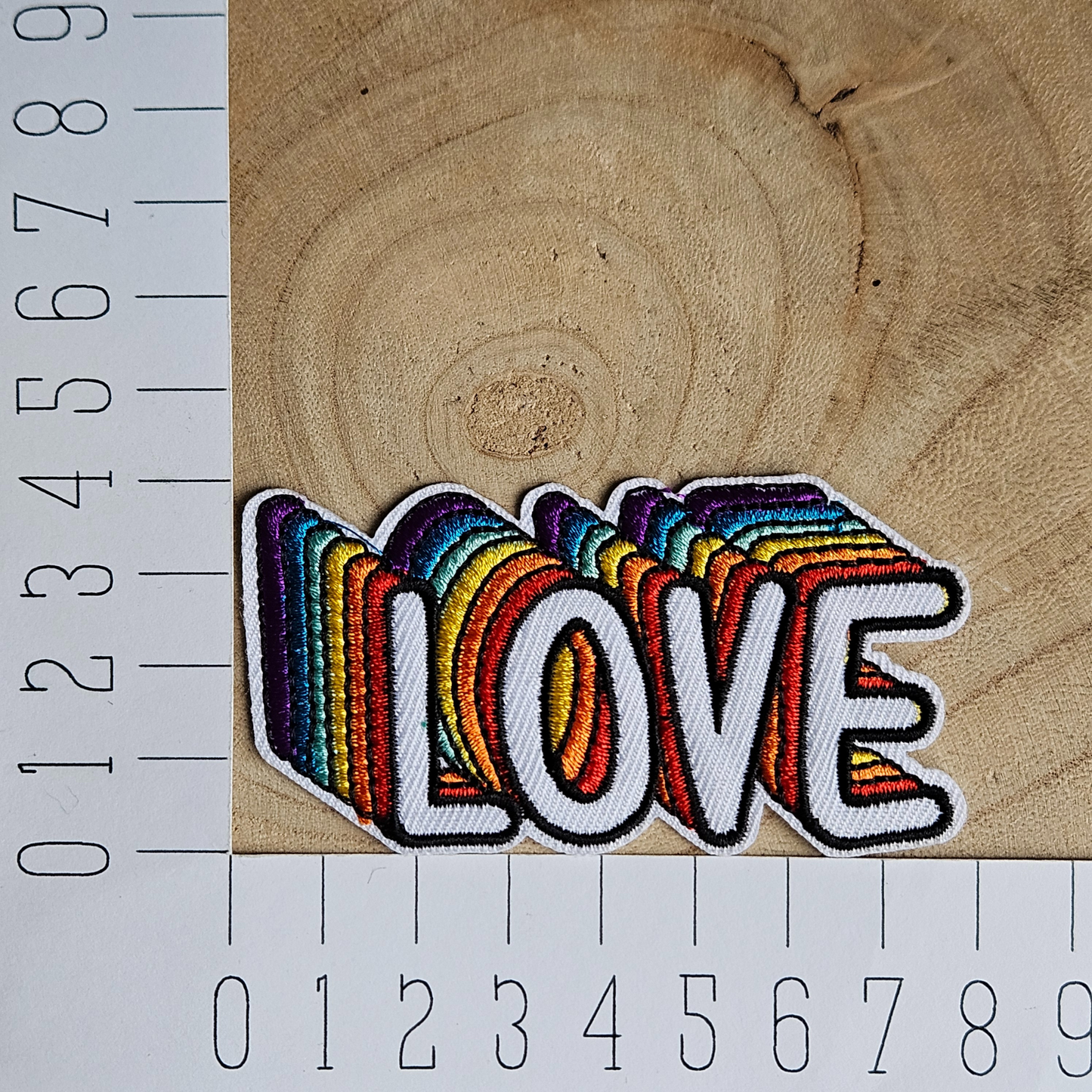Strijk embleem  -  Iron on Patch - Love - Regenboog