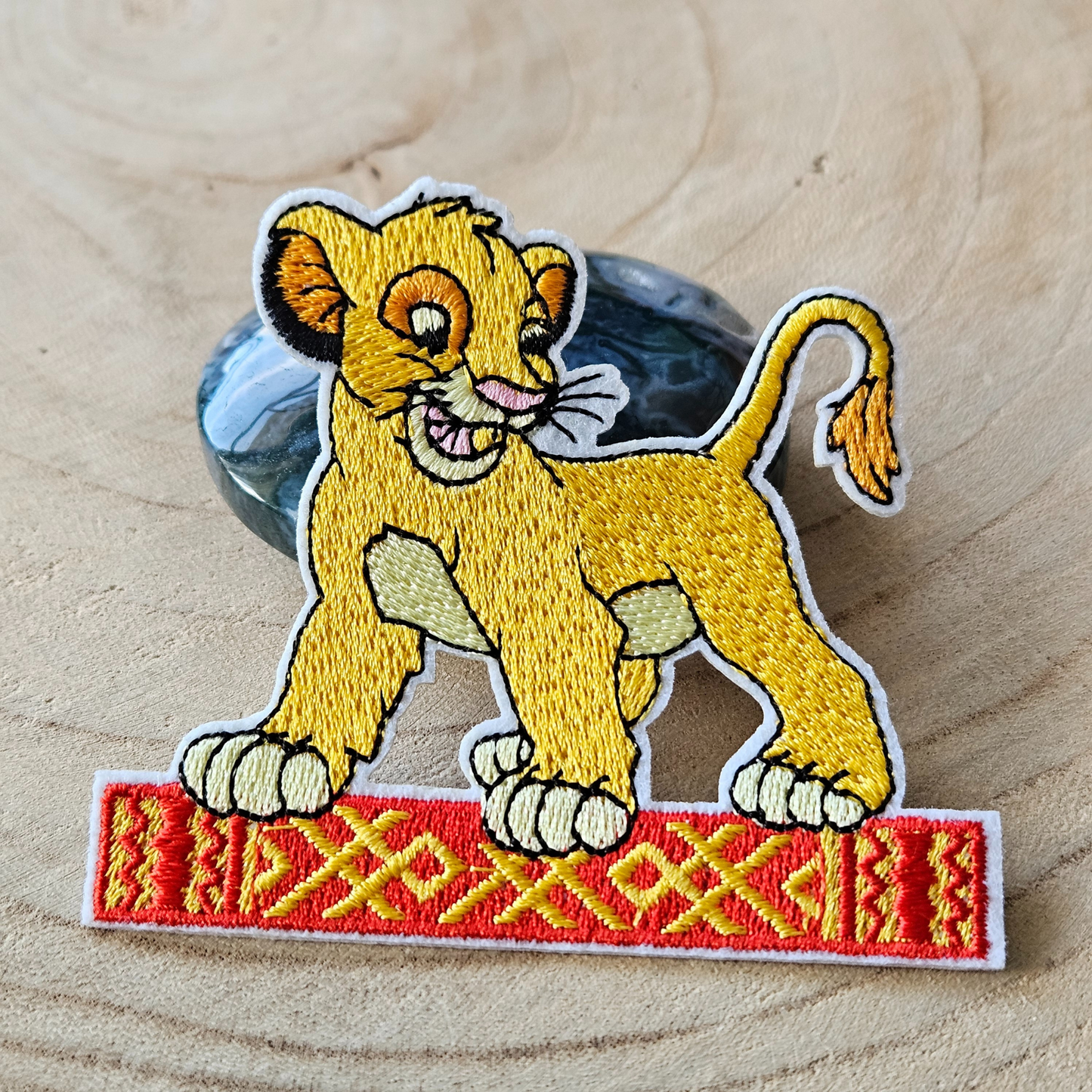 Strijk embleem  -  Iron on Patch - Leeuwen welp