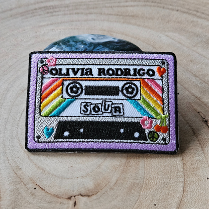 Strijk embleem  -  Iron on Patch - Cassette bandje Olivia rodrigo