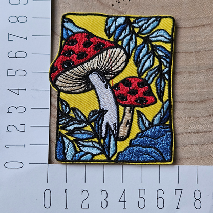 Strijk embleem  -  Iron on Patch - Paddenstoelen