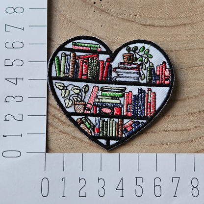 Strijk embleem  -  Iron on Patch - Hart boeken kast