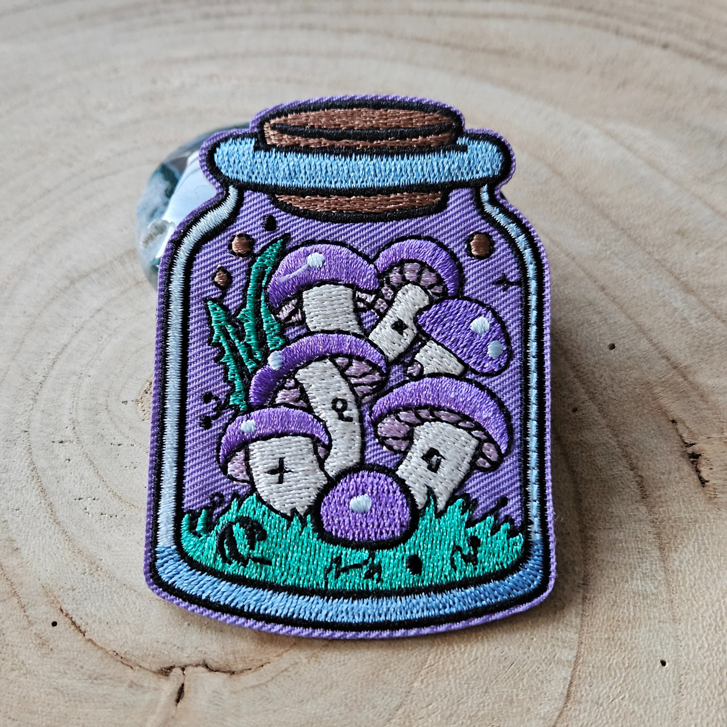 Strijk embleem  -  Iron on Patch - Potje met paddenstoelen
