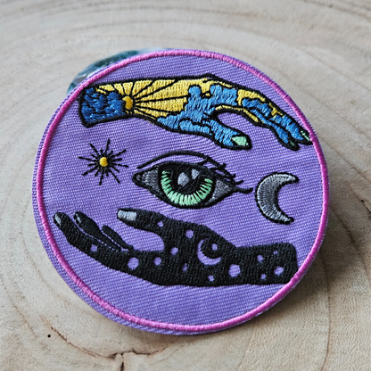 Strijk embleem  -  Iron on Patch - Oog met handen - zon en maan