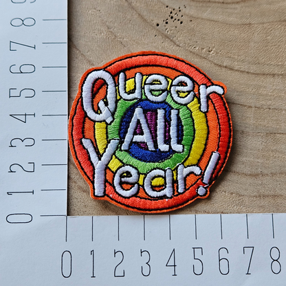 Strijk embleem  -  Iron on Patch - Queer all year! Regenboog