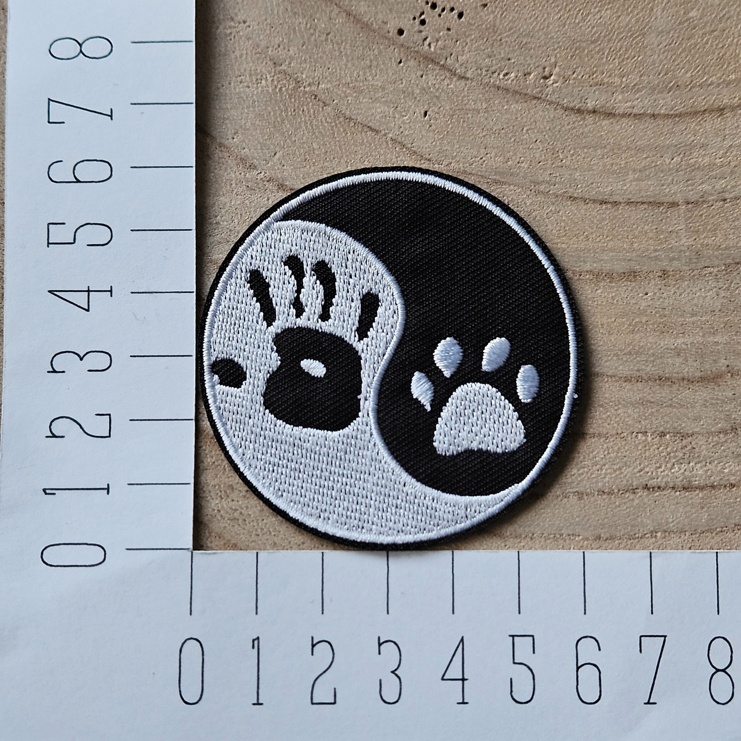 Strijk embleem  -  Iron on Patch - TYin Yang - Hond mens