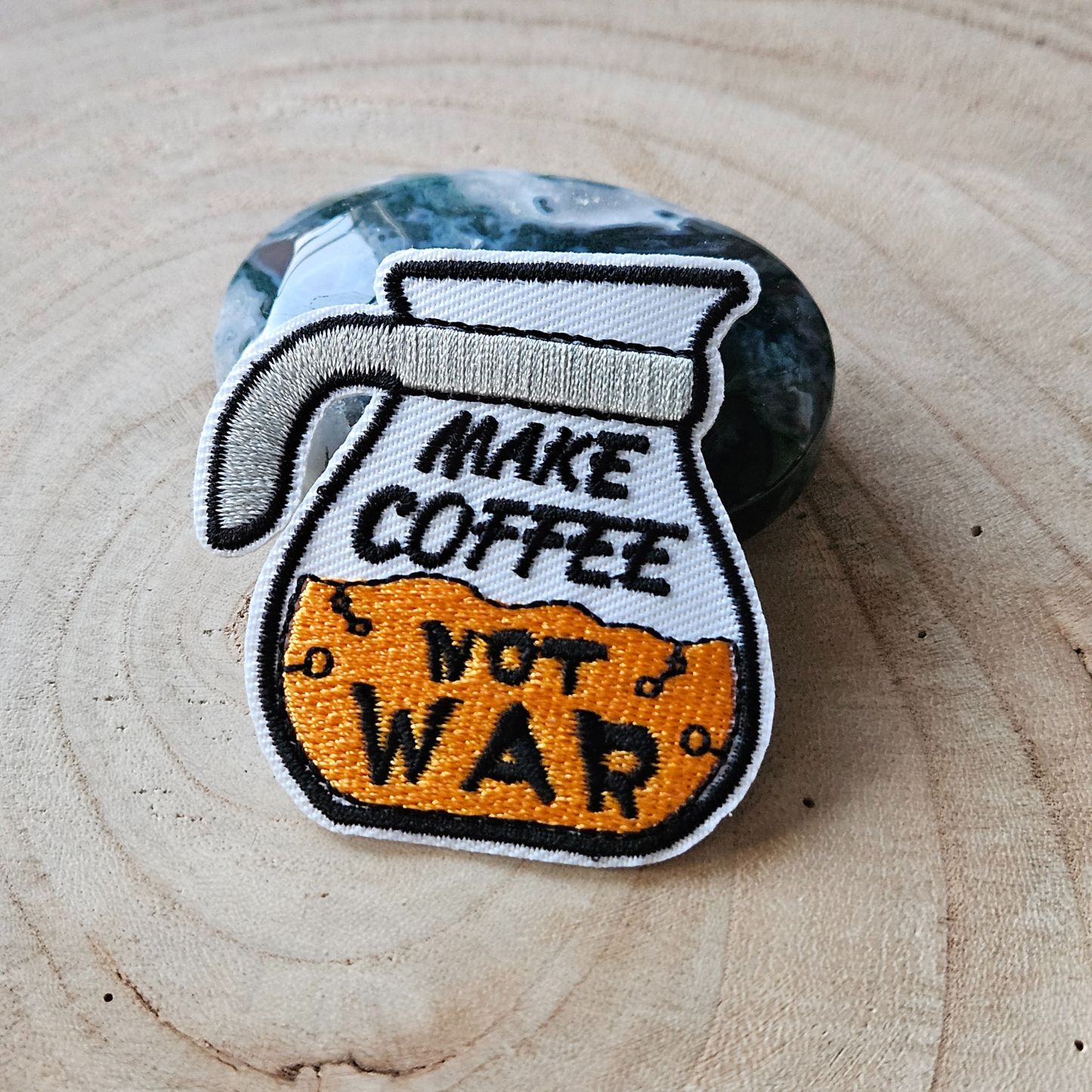 Strijk embleem  -  Iron on Patch - Make coffee not war