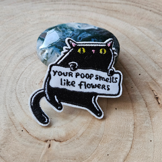 Strijk embleem  -  Iron on Patch - Zwarte kat your poop smells like flowers
