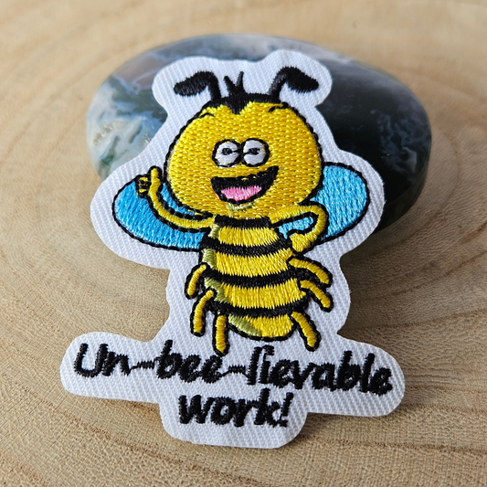 Strijk embleem  -  Iron on Patch - Bij - Un bee lievable work!