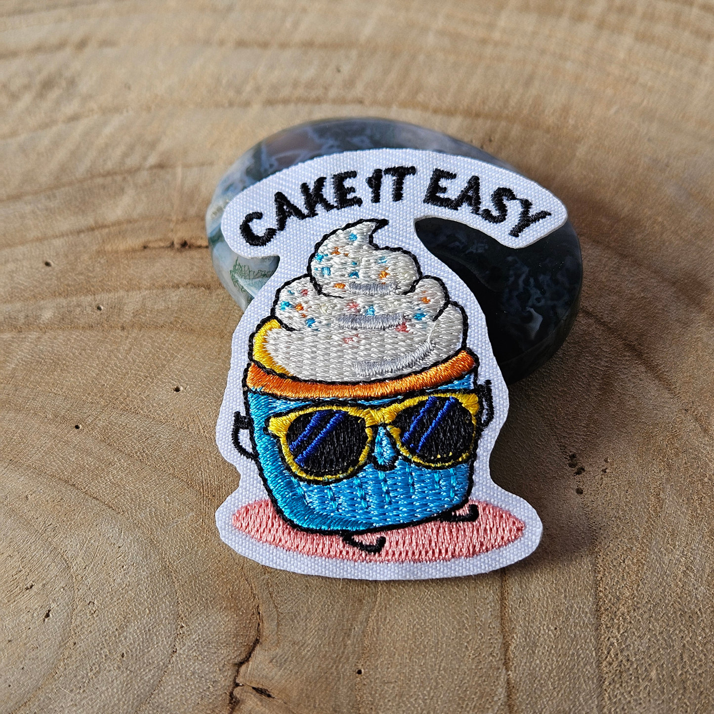 Strijk embleem  -  Iron on Patch  - Cupcake - Cake it easy