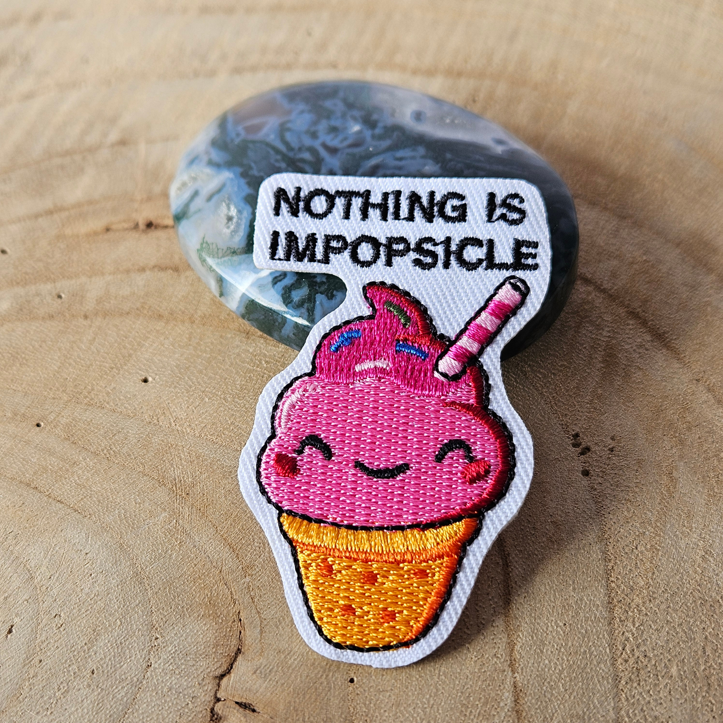 Strijk embleem  -  Iron on Patch  - IJsje - Nothing is impopsicle