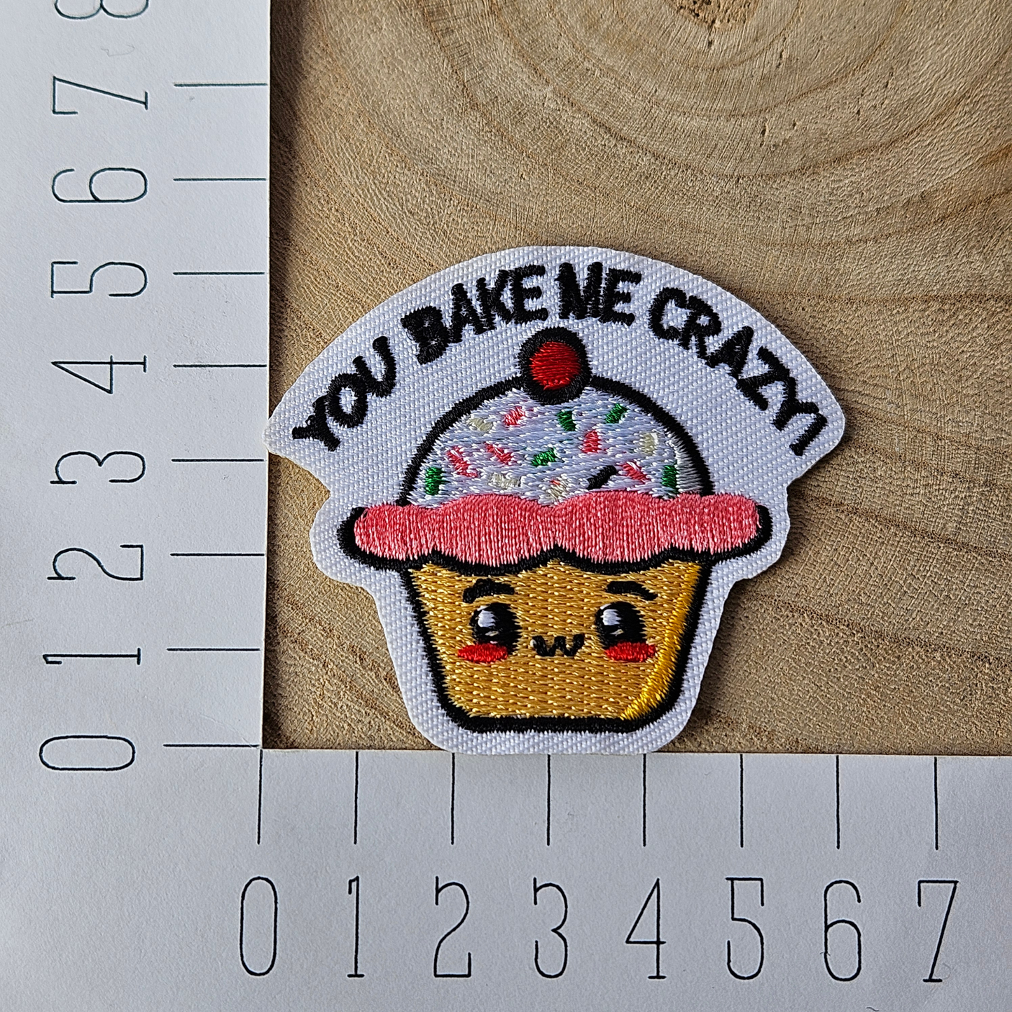Strijk embleem  -  Iron on Patch  - Cupcake - You bake me crazy