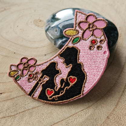 Strijk embleem - Iron on Patch - Maan met verliefd koppel