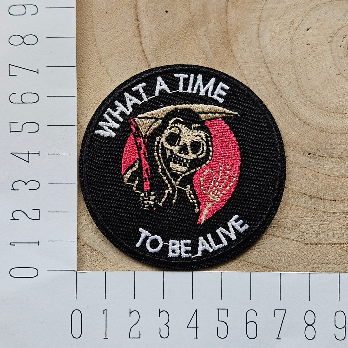 Strijk embleem - Iron on Patch - Skelet What a time to be alive