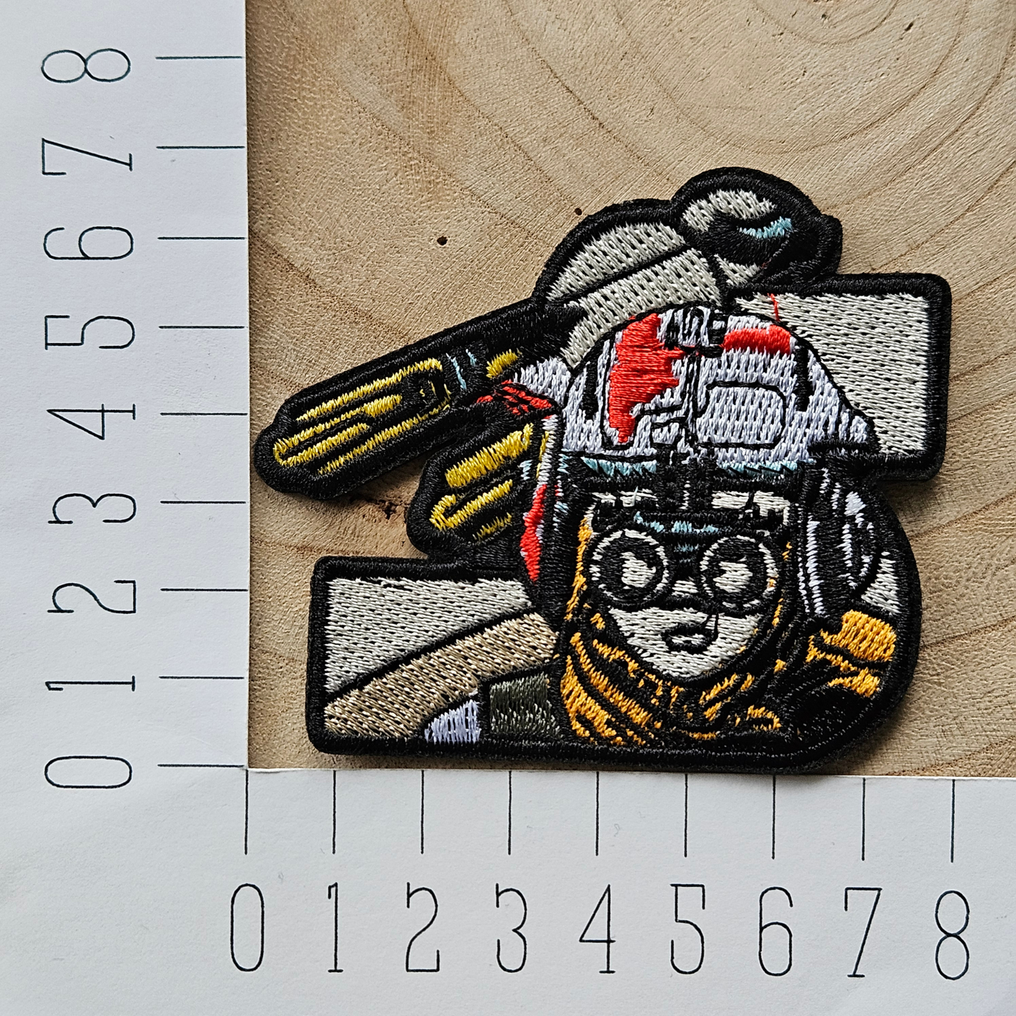 Strijk embleem - Iron on Patch - Letter S man met helm