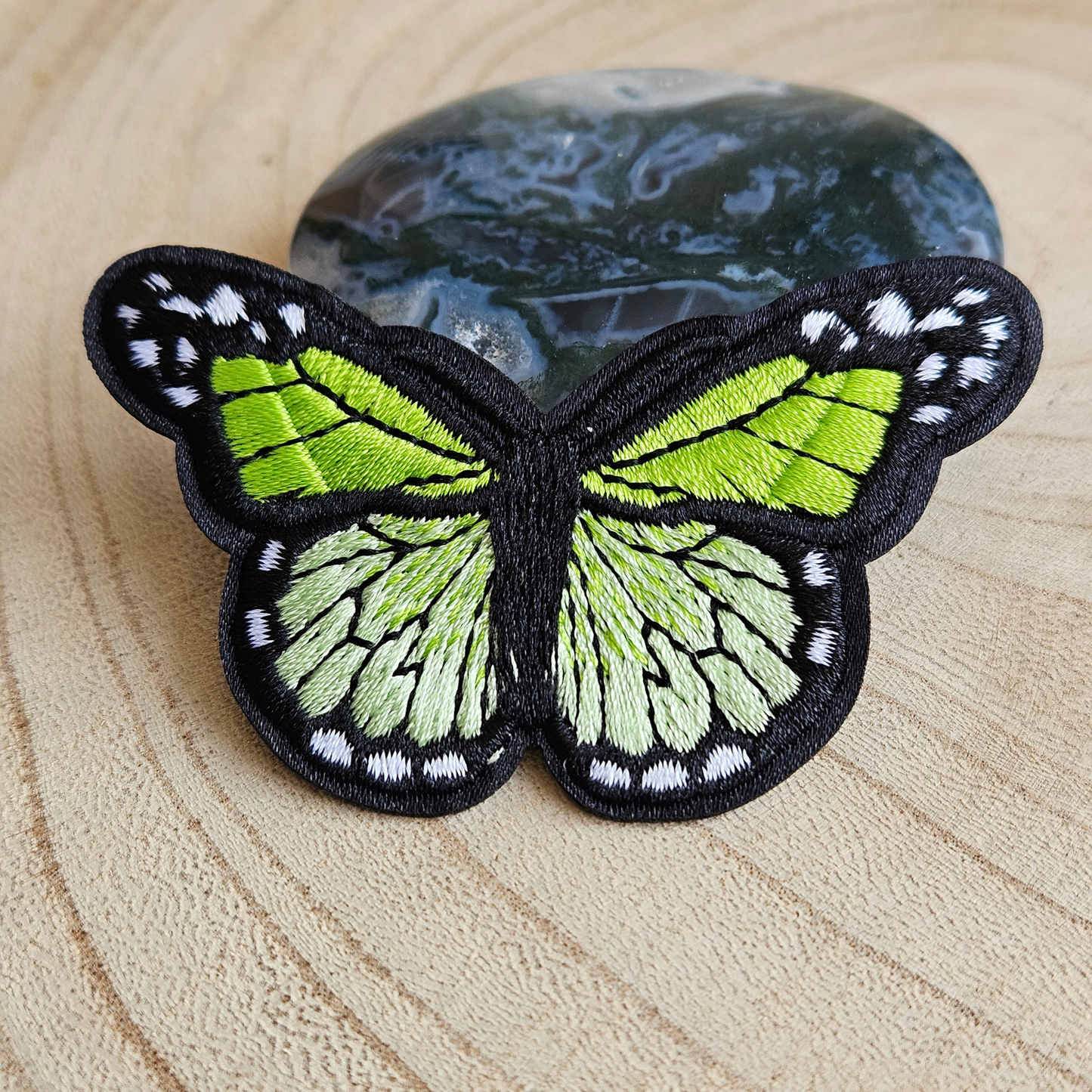 Strijk embleem - Iron on Patch - Vlinder licht groen