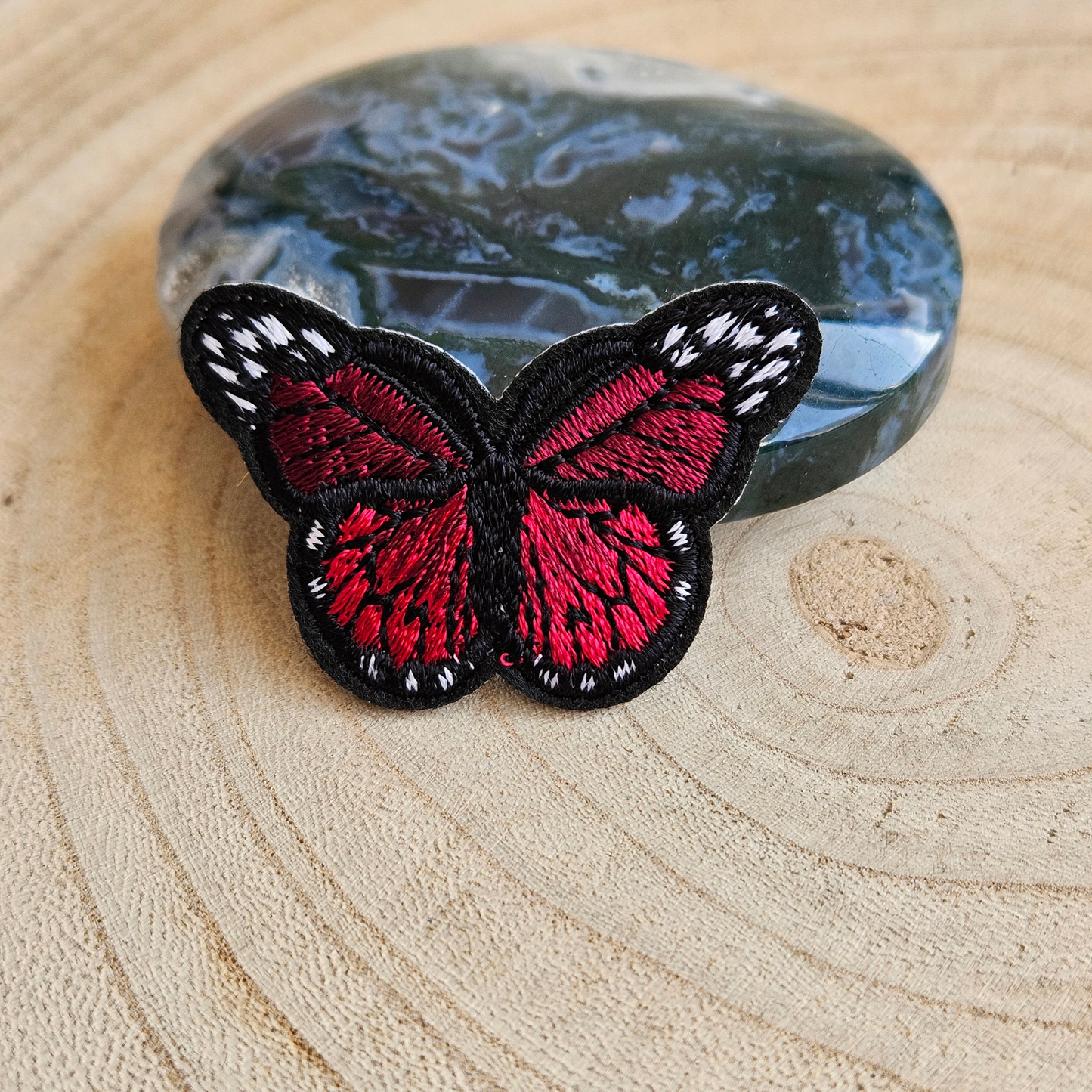 Strijk embleem - Iron on Patch - Vlinder klein rood