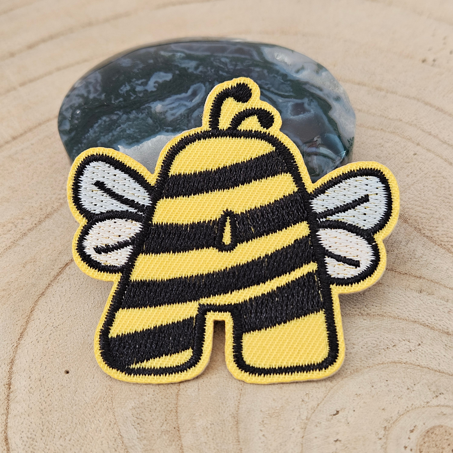 Strijk embleem - Iron on Patch - Bij alfabet letter A