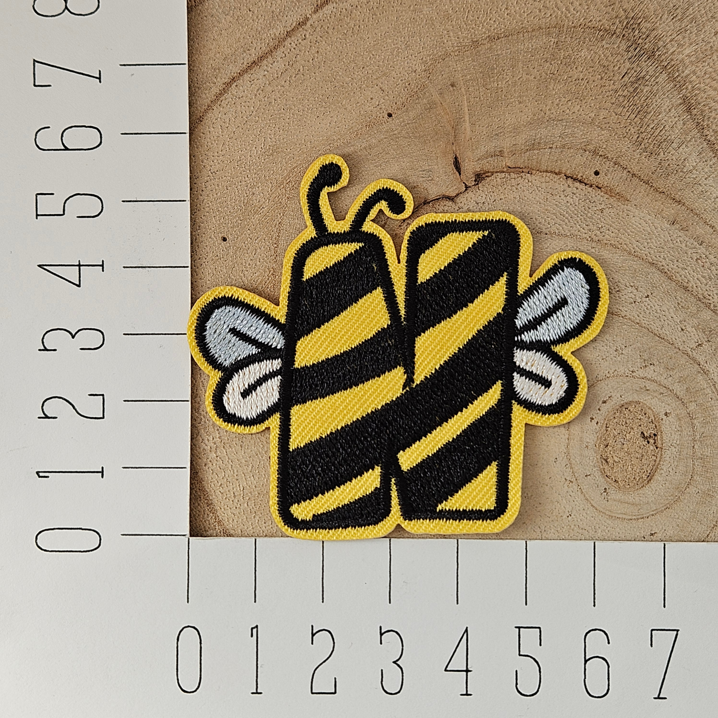 Strijk embleem - Iron on Patch - Bij alfabet letter N