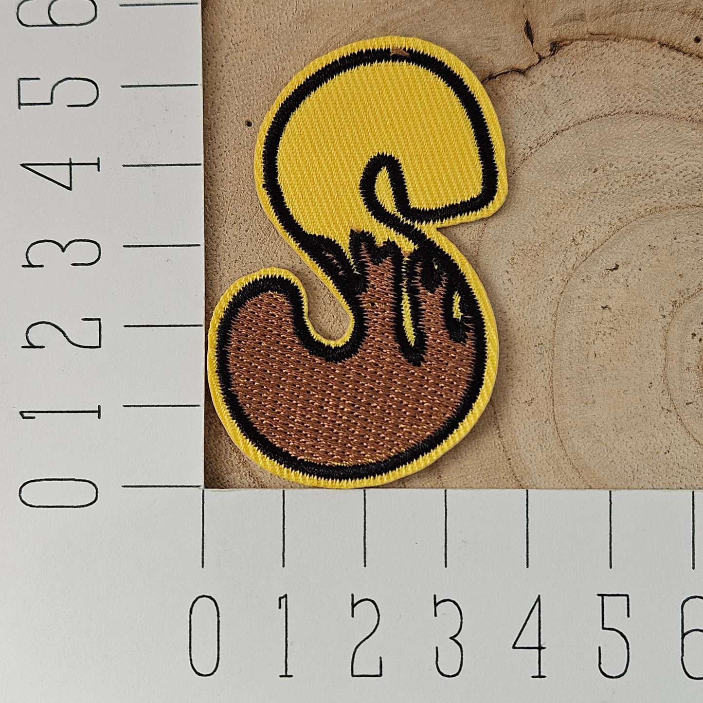 Strijk embleem - Iron on Patch - Bij alfabet letter S