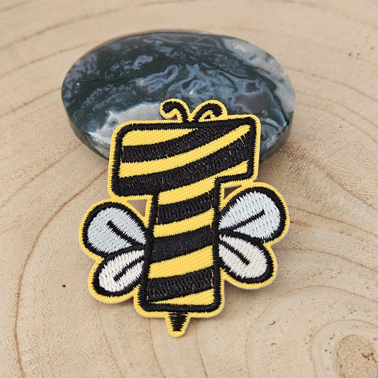 Strijk embleem - Iron on Patch - Bij alfabet letter T