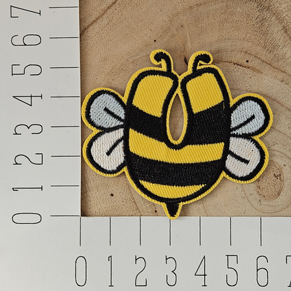 Strijk embleem - Iron on Patch - Bij alfabet letter U