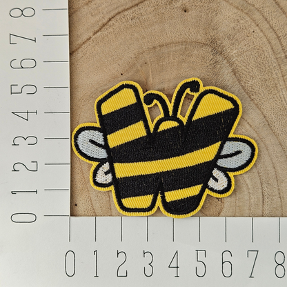 Strijk embleem - Iron on Patch - Bij alfabet letter W