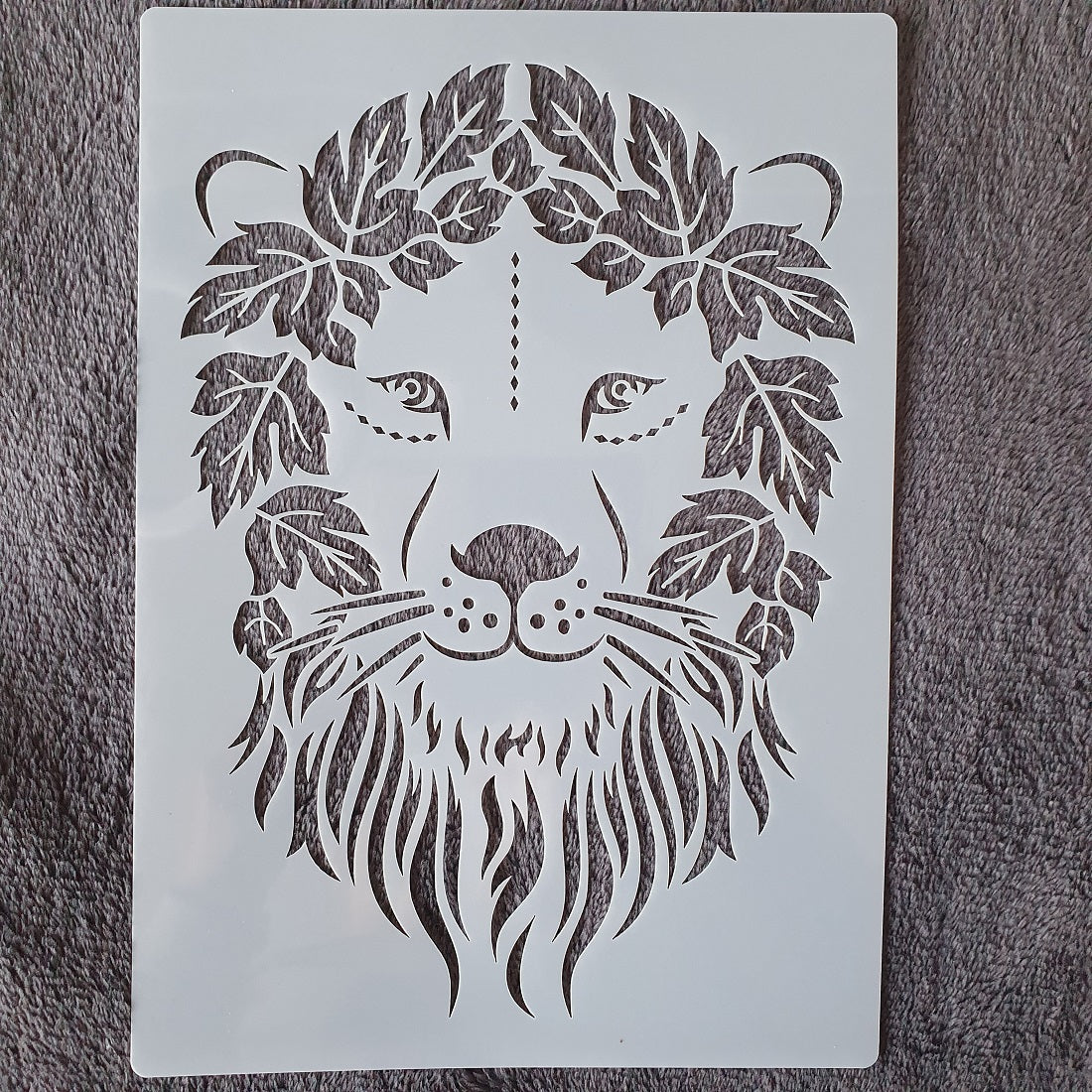 Hobby stencil Leeuw met bladerkrans  - A4