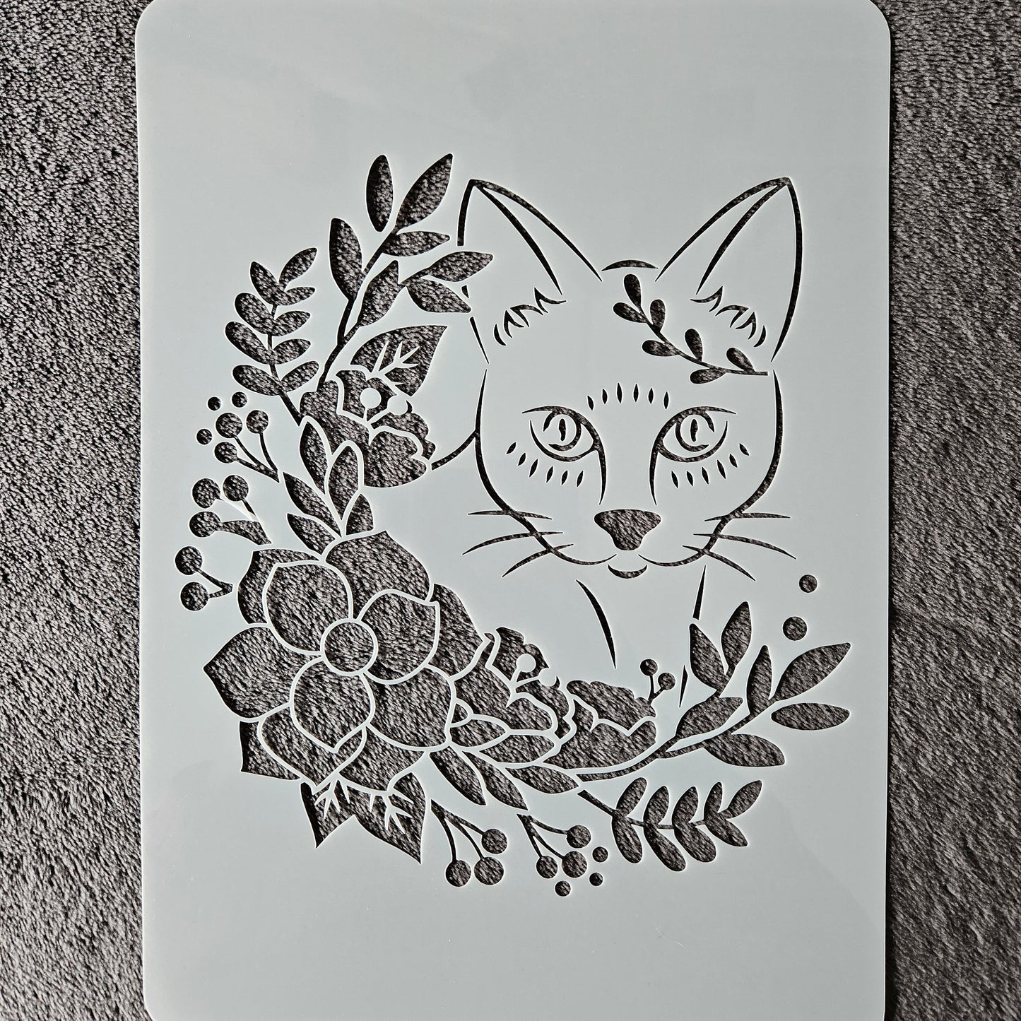 Hobby stencil kat in bloemen krans a4