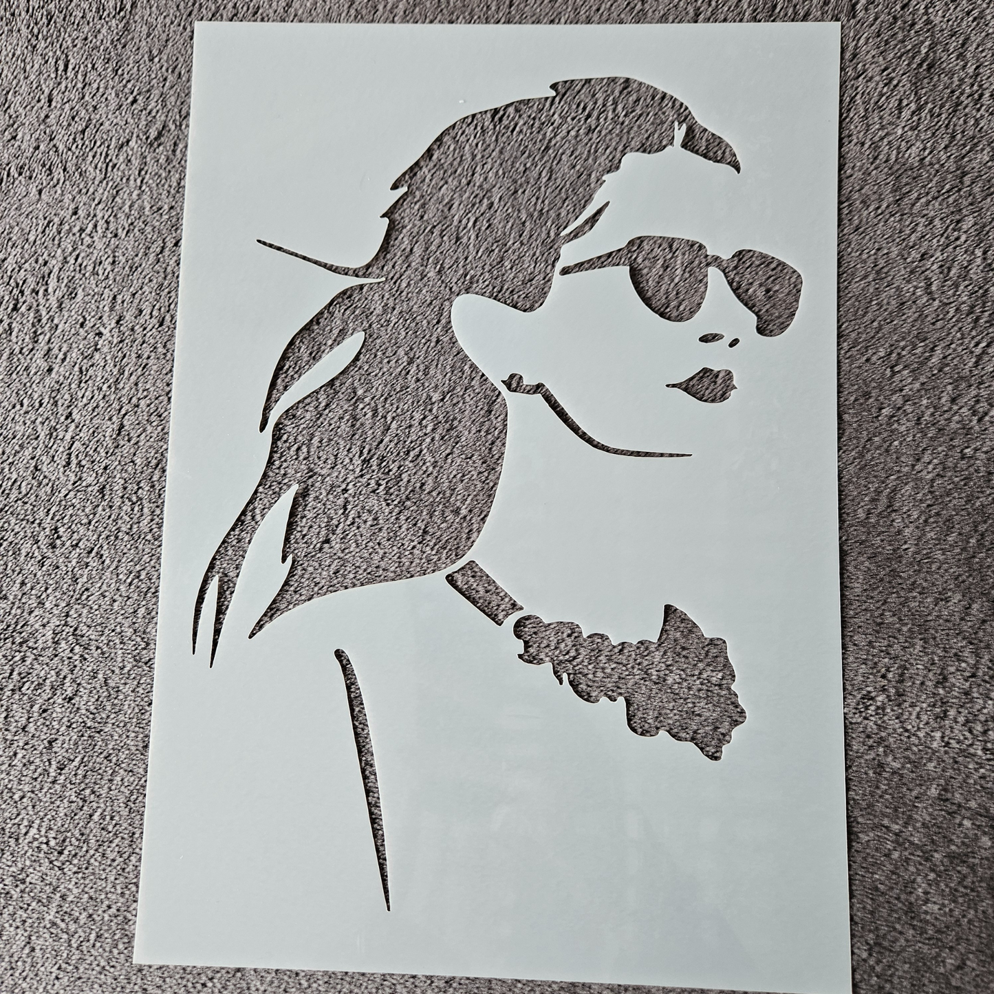 Hobby stencil Vrouw met zonnebril - A4