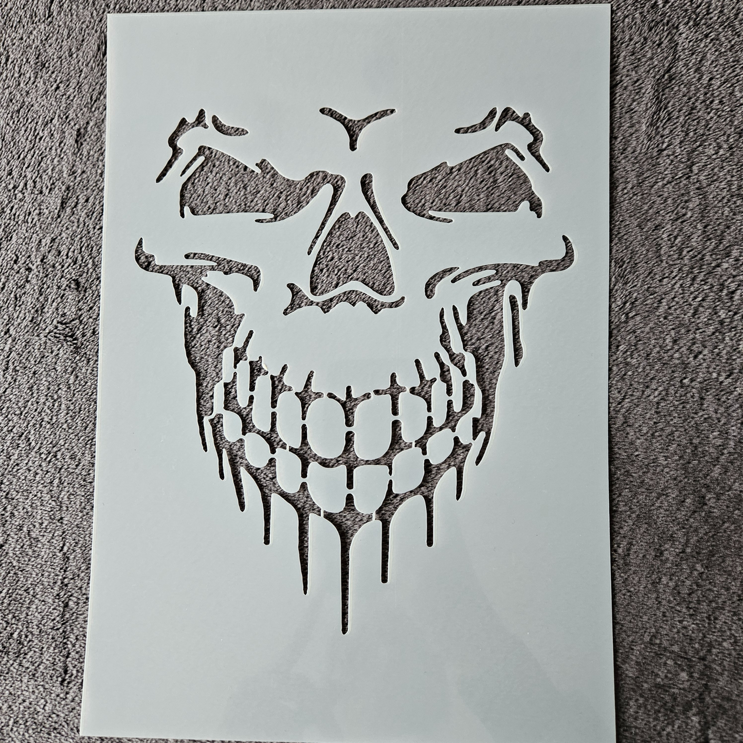 Hobby stencil Lachend schedel - A4