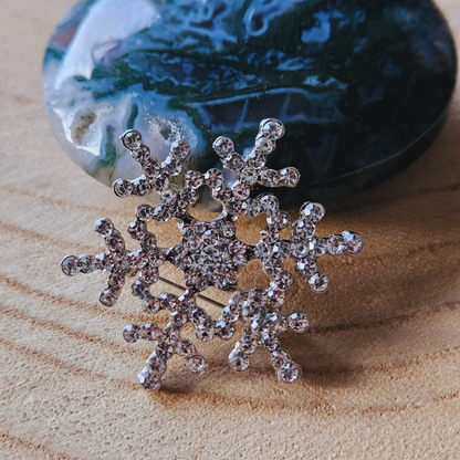 Broche - Sneeuwvlok met steentjes - zilver