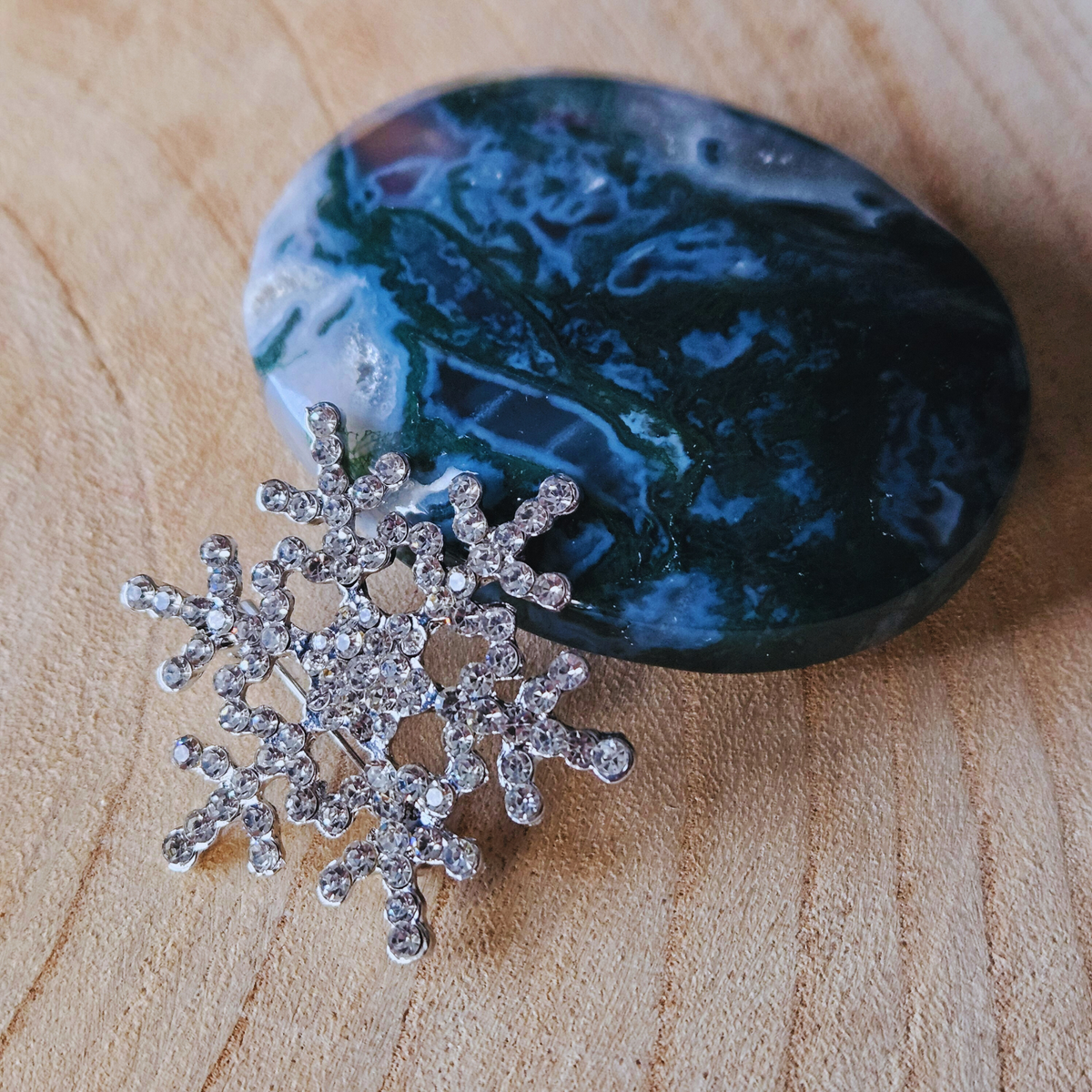 Broche - Sneeuwvlok met steentjes - zilver