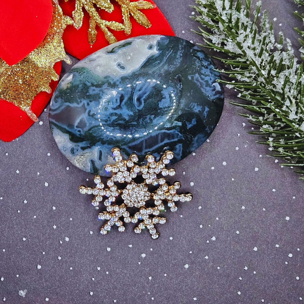 Broche - Sneeuwvlok met steentjes - goud