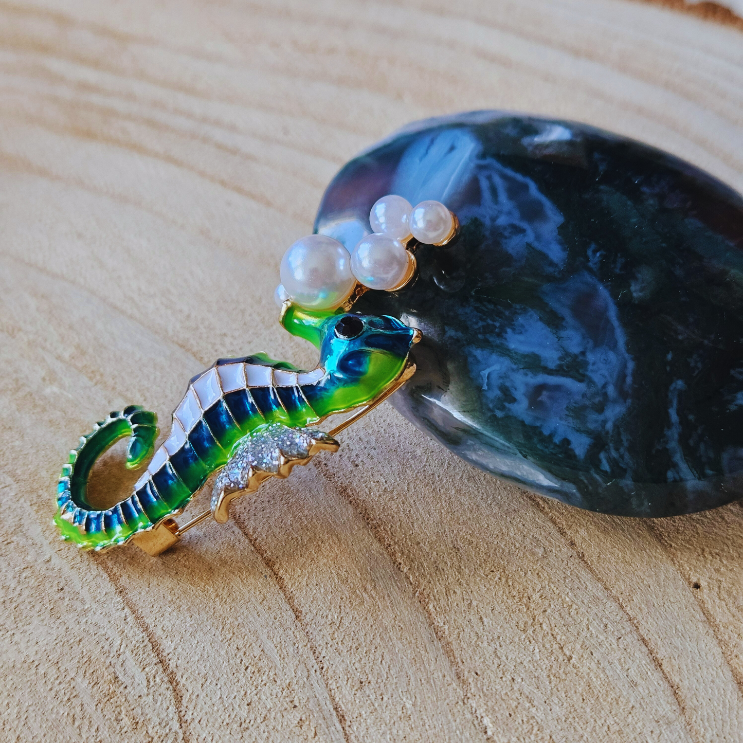 Broche - Zeepaardje blauw groen