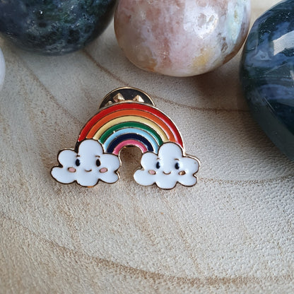 Enamel pin regenboog met wolken