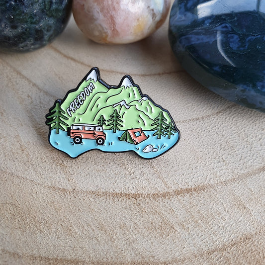 Enamel pin - Freedom gebergte