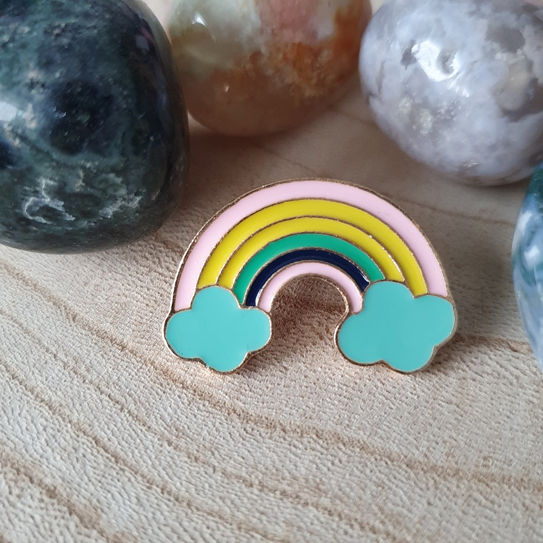 Enamel pin Regenboog met wolken