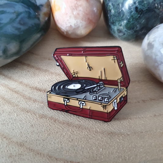 Enamel pin - Platenspeler in koffer