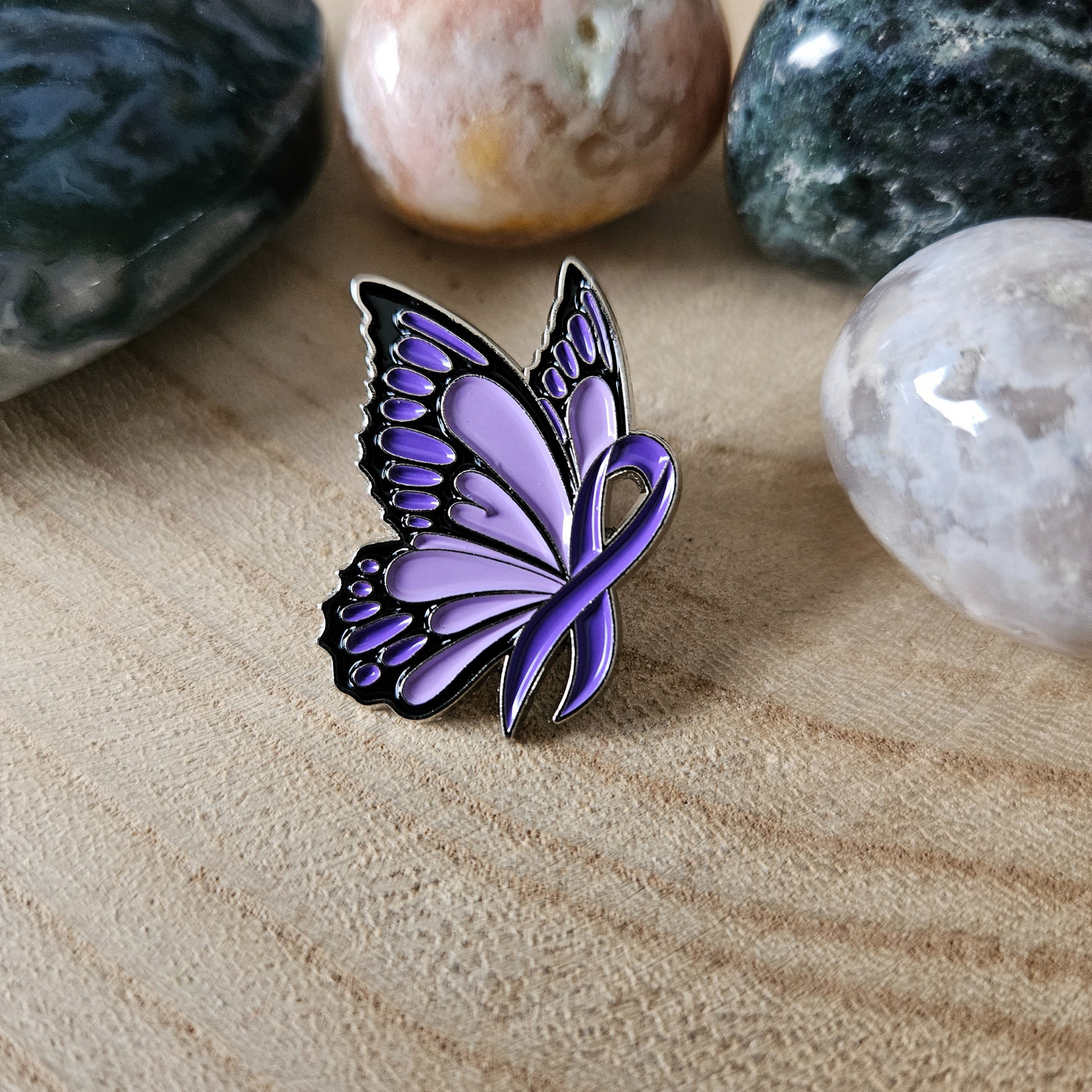 Enamel pin paarse vlinder purple ribbon