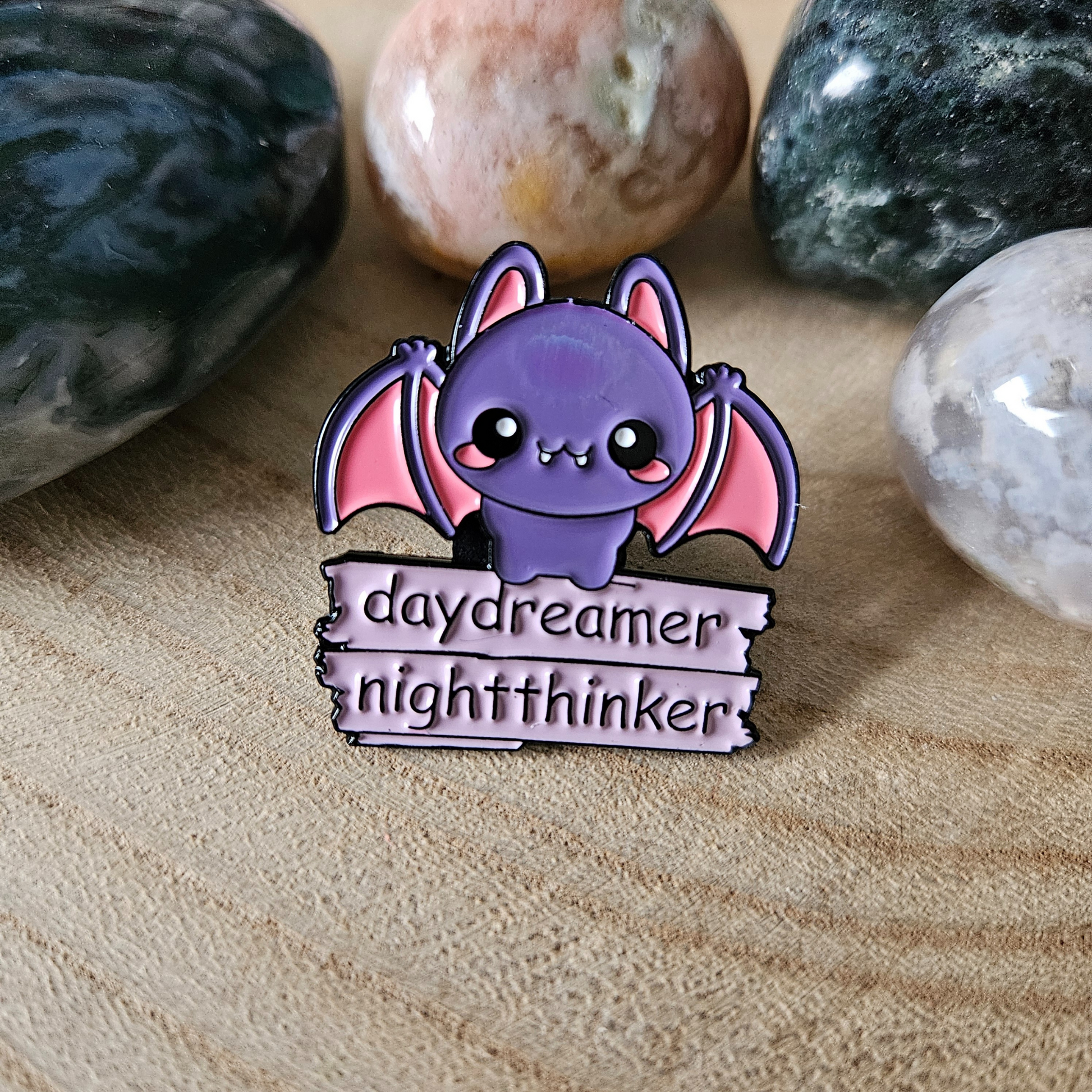 Enamel pin Vleermuis day dreamer night thinker