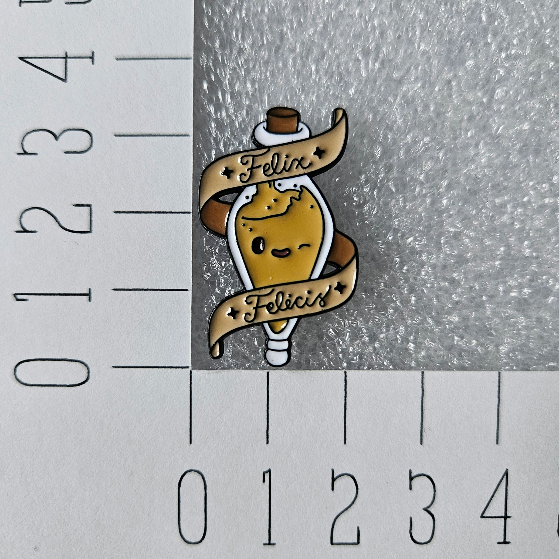 Geluk drankje enamel pin