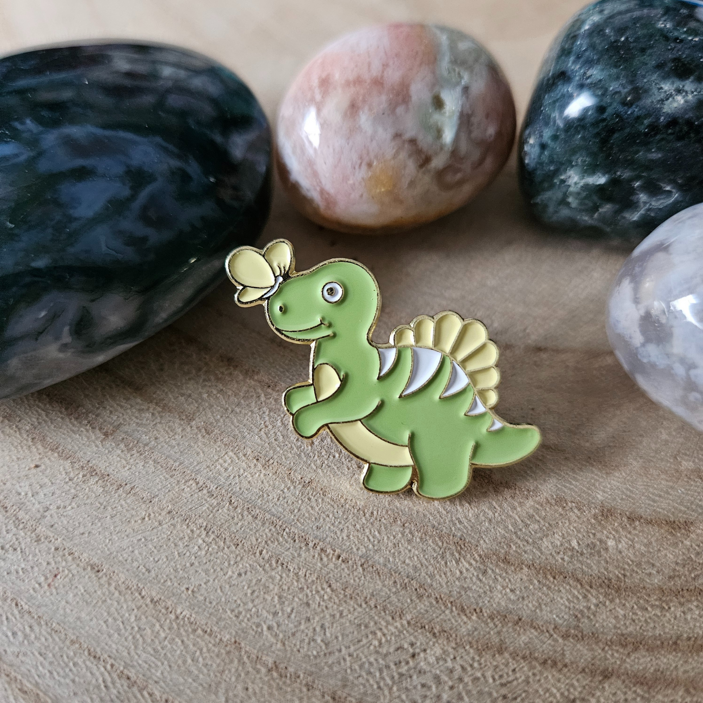 Enamel pin Dino Spinosaurus baby